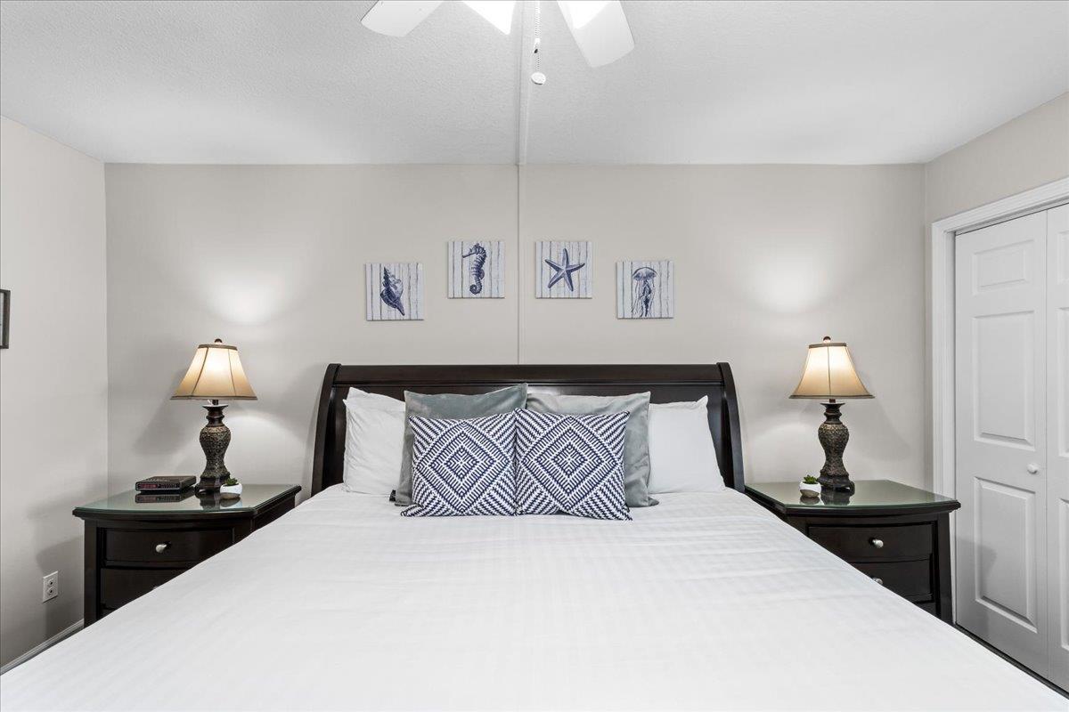 Holiday Surf and Racquet Unit 623 21