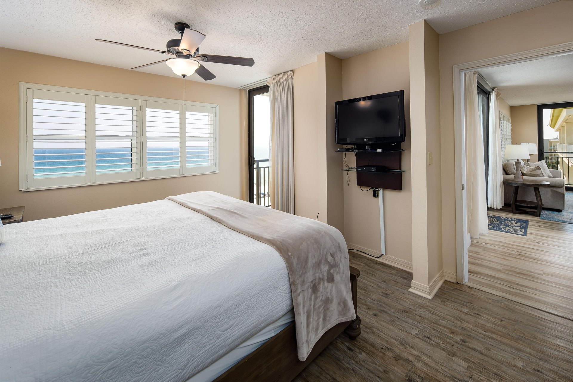 Nautilus Unit 1701 9