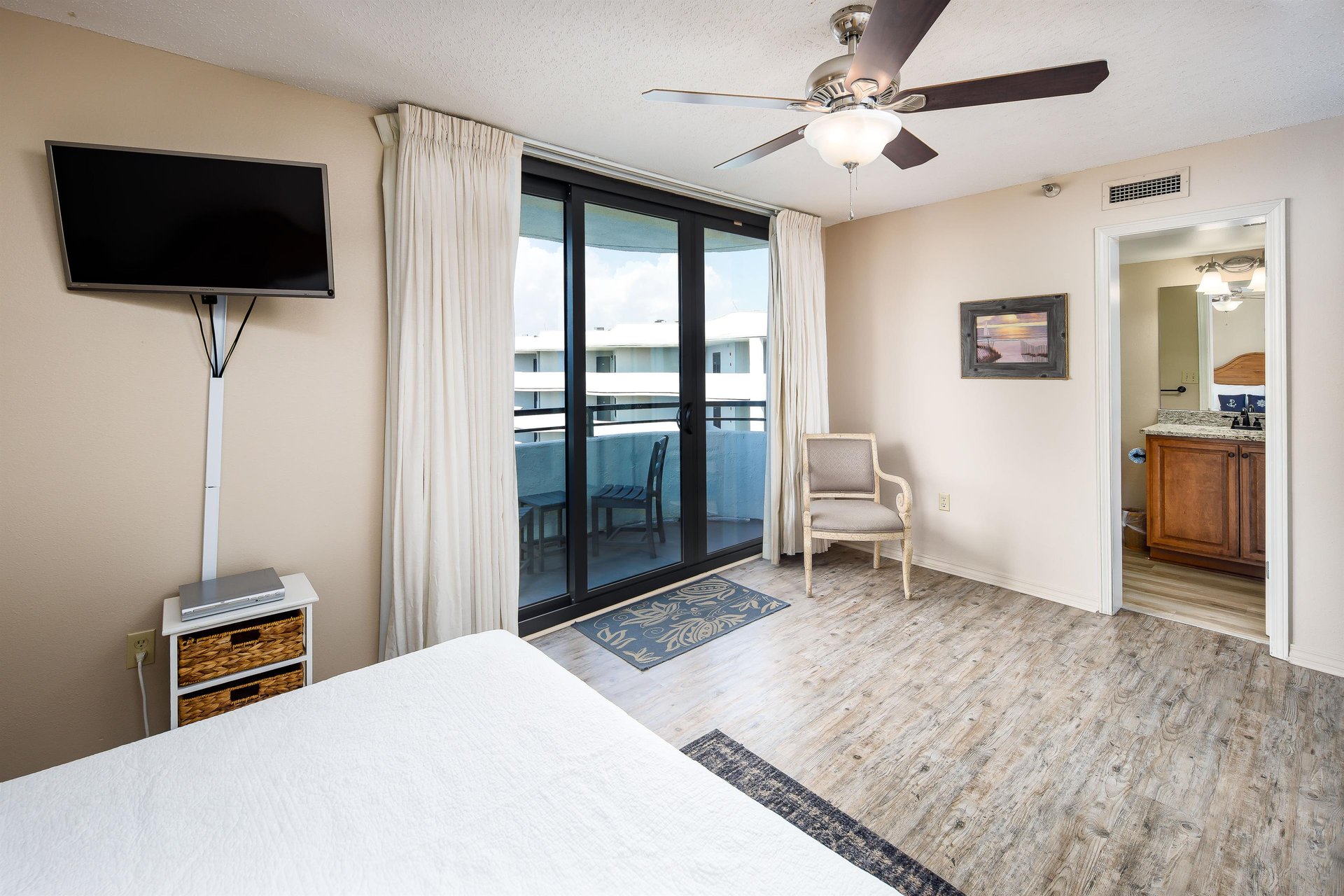 Nautilus Unit 1701 17