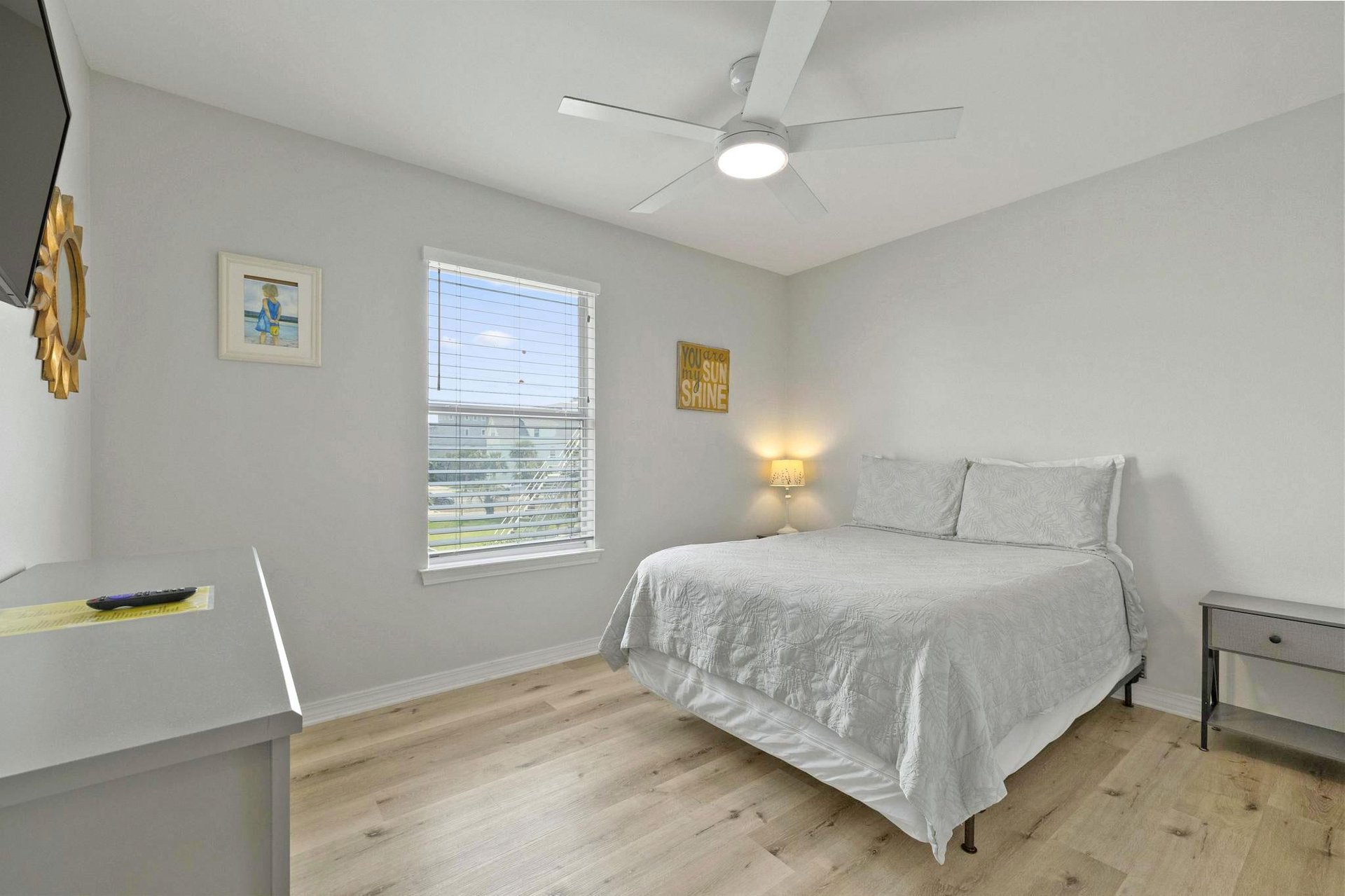 Via De Luna 109  Soundz Amazing 20