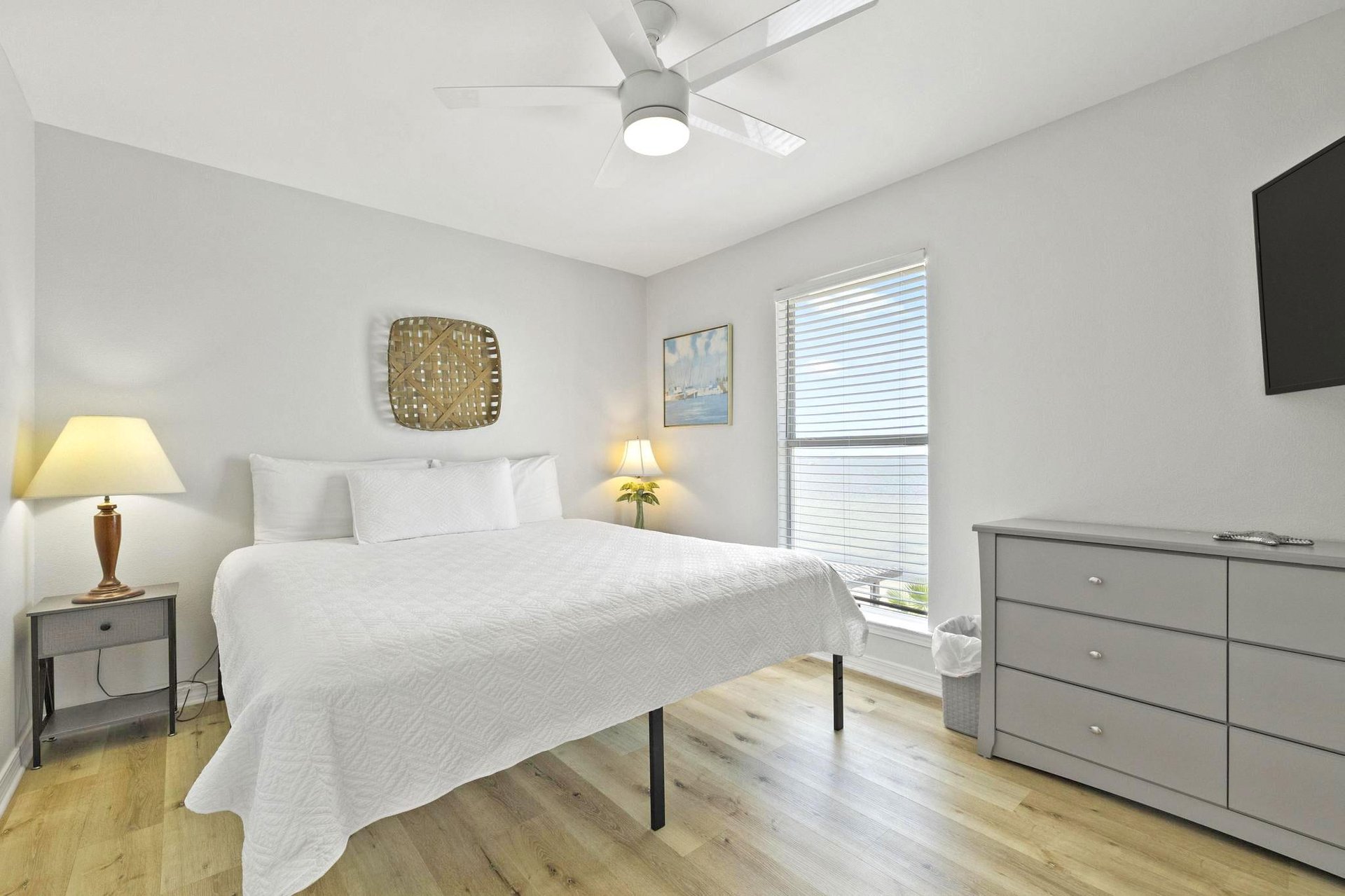 Via De Luna 109  Soundz Amazing 22