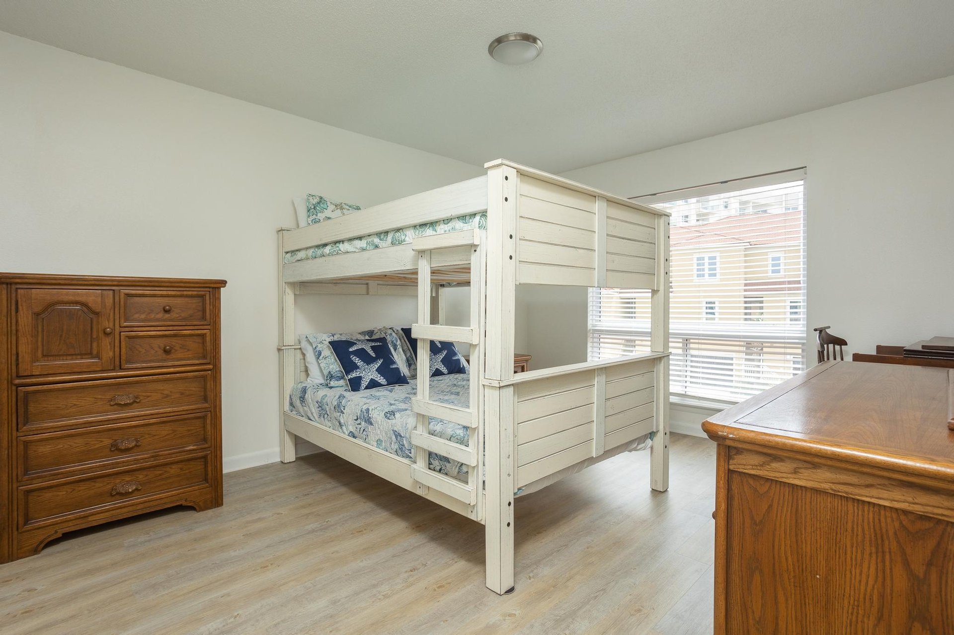 Regency Cabanas E2 20