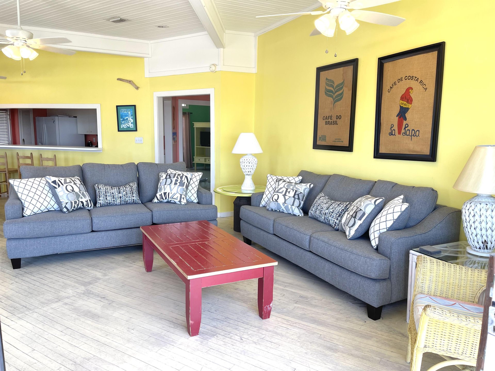 Birdcage  Pet Friendly 6