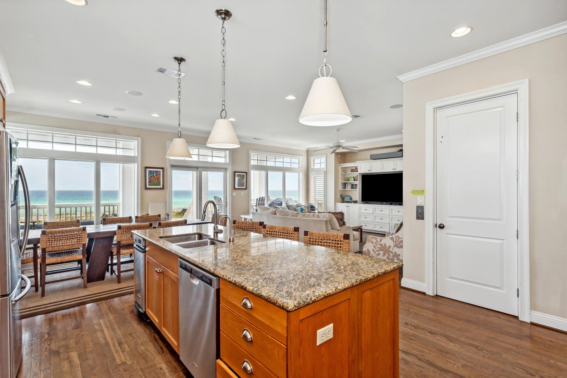 7793 Gulf Boulevard  Pelican Jacks 13