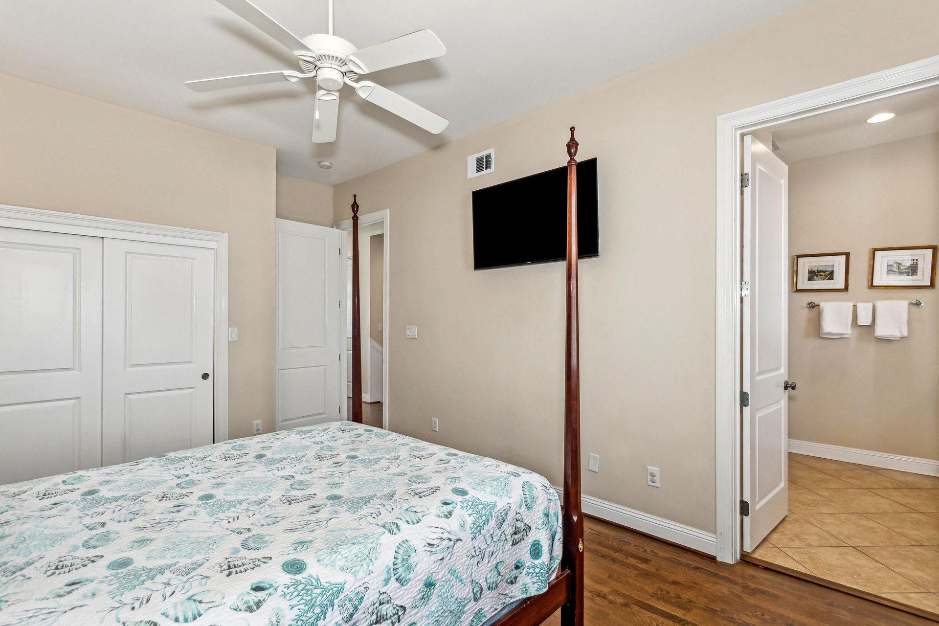 7793 Gulf Boulevard  Pelican Jacks 23