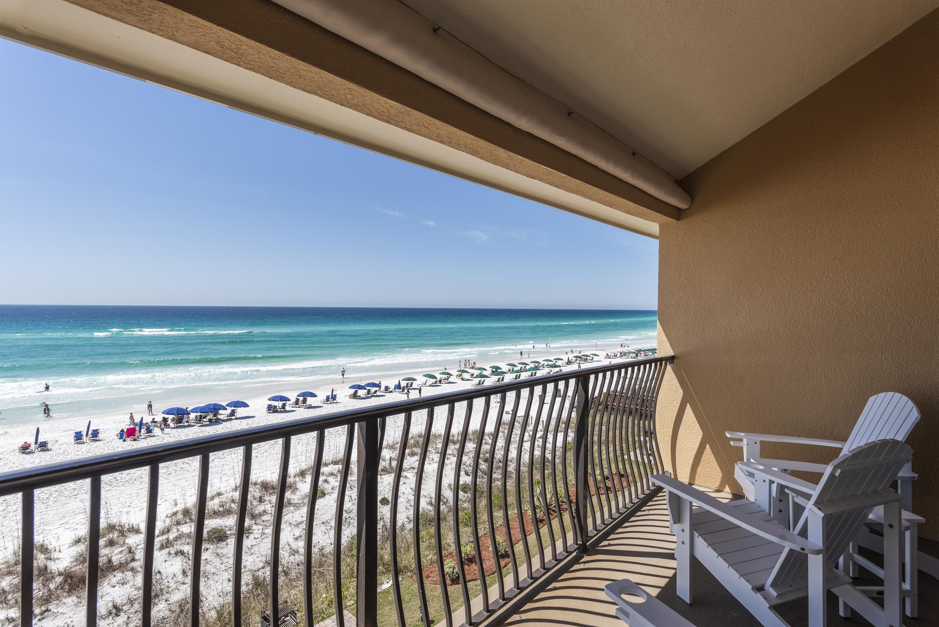 Coral Reef Club 43 21