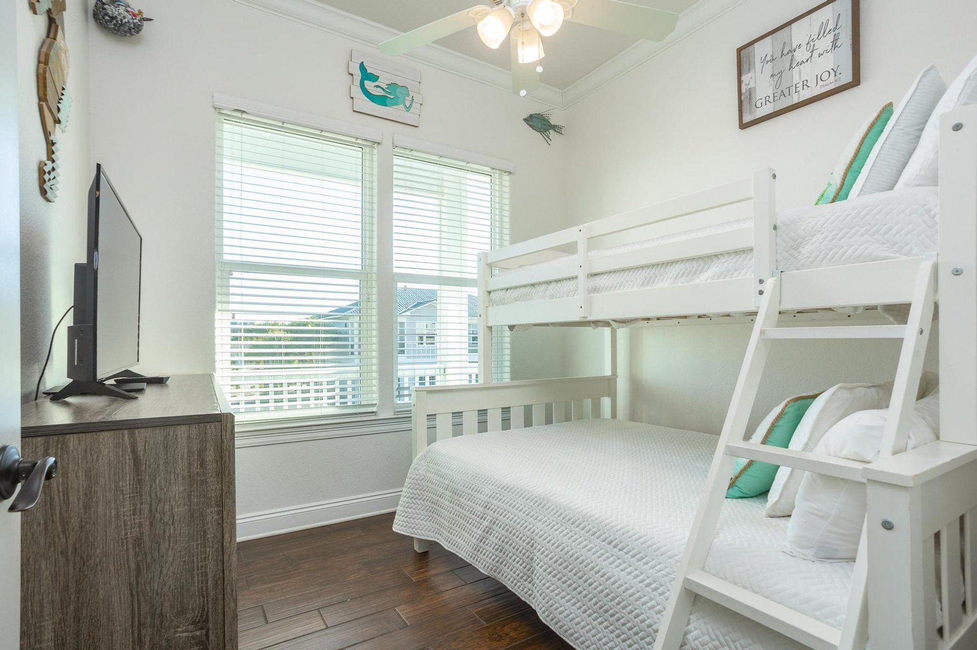 Panferio 323  Aquamarine Bliss  NEW 15