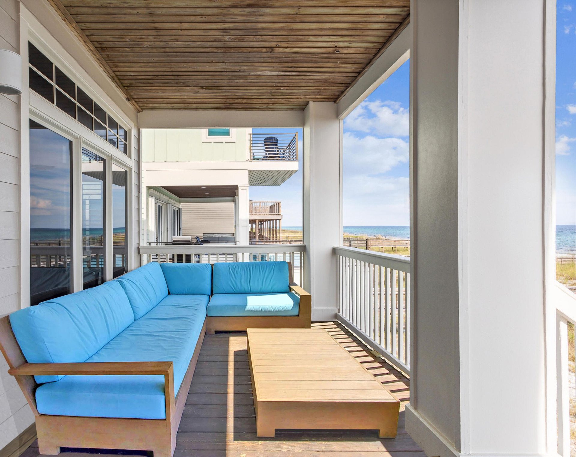 7793 Gulf Boulevard  Pelican Jacks 14