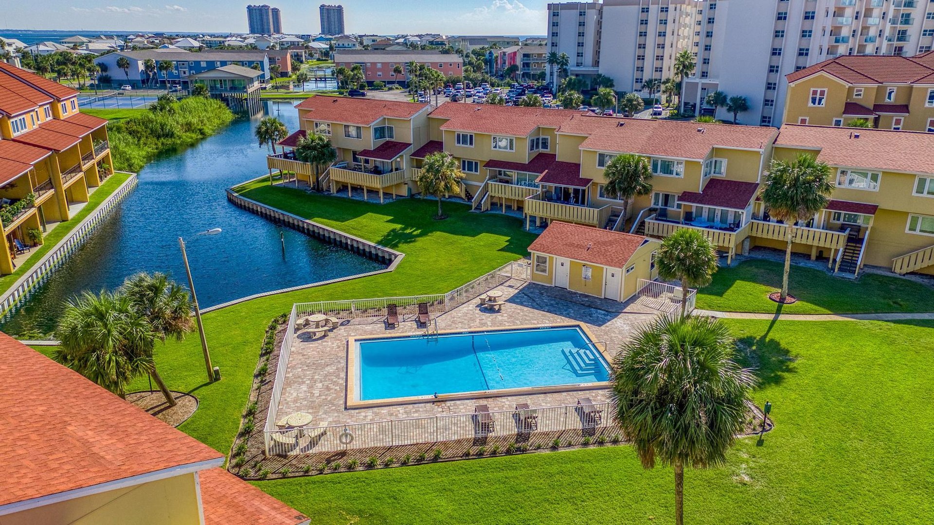 Regency Cabanas C1 33