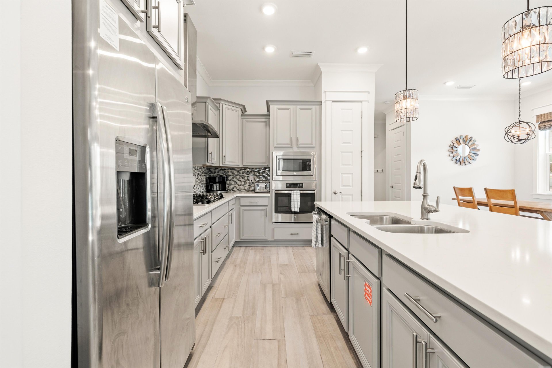 Paradise by the Pool 6