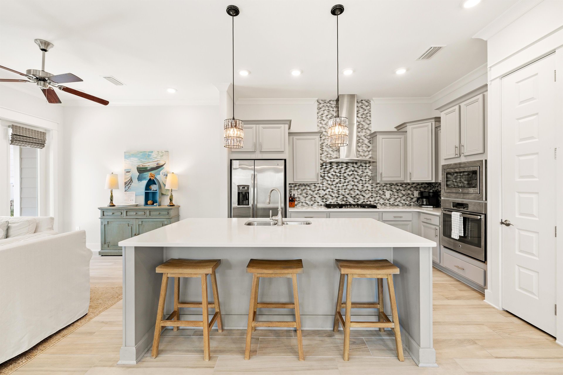 Paradise by the Pool 7