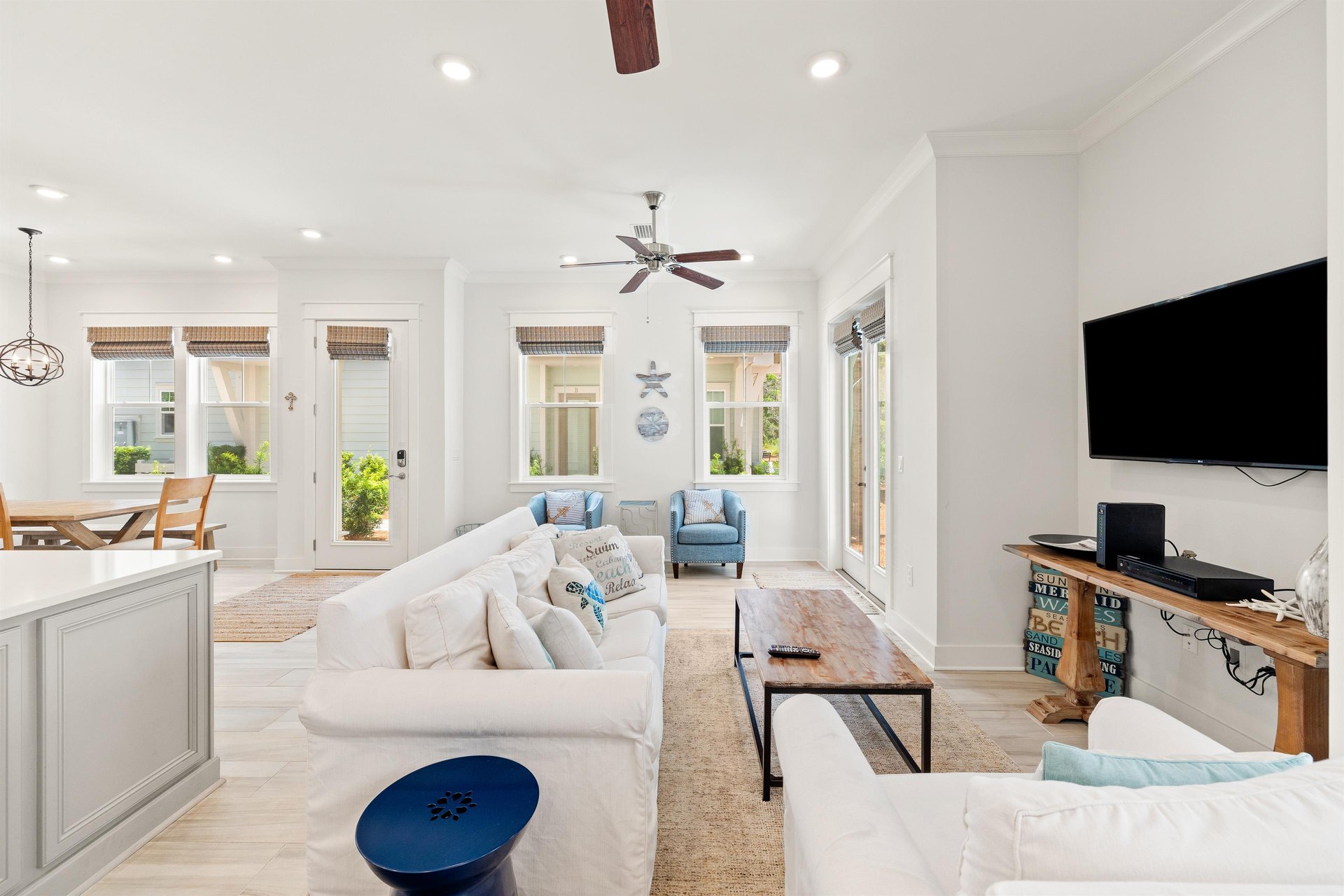 Paradise by the Pool 13