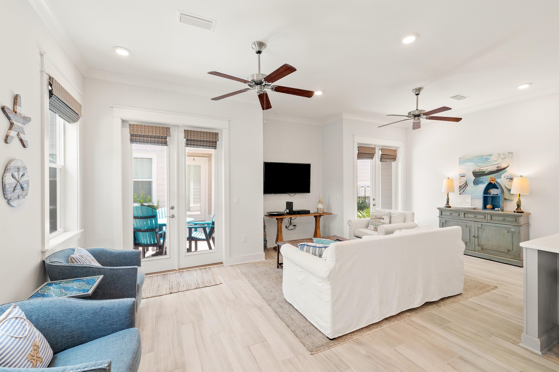 Paradise by the Pool 14