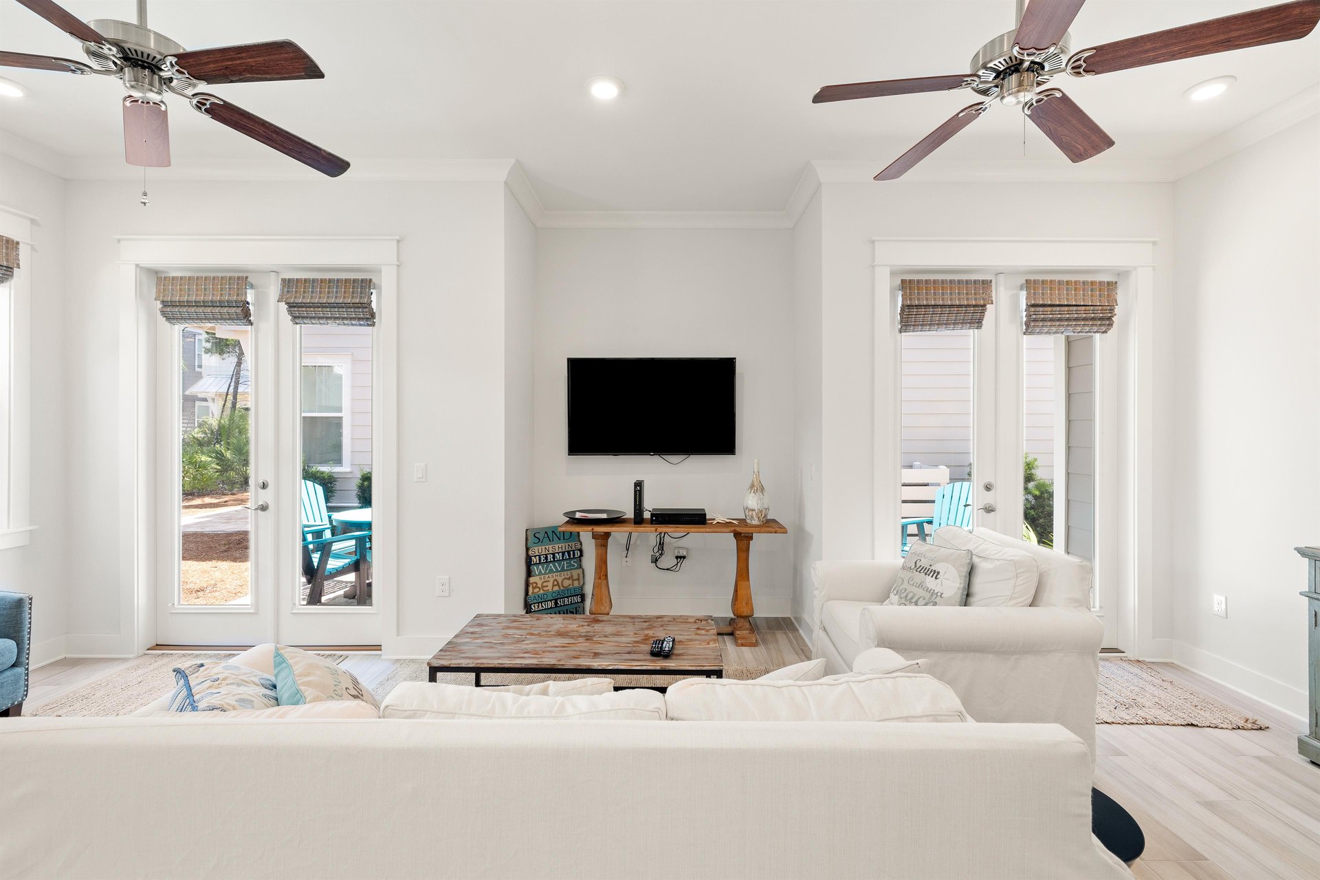 Paradise by the Pool 15