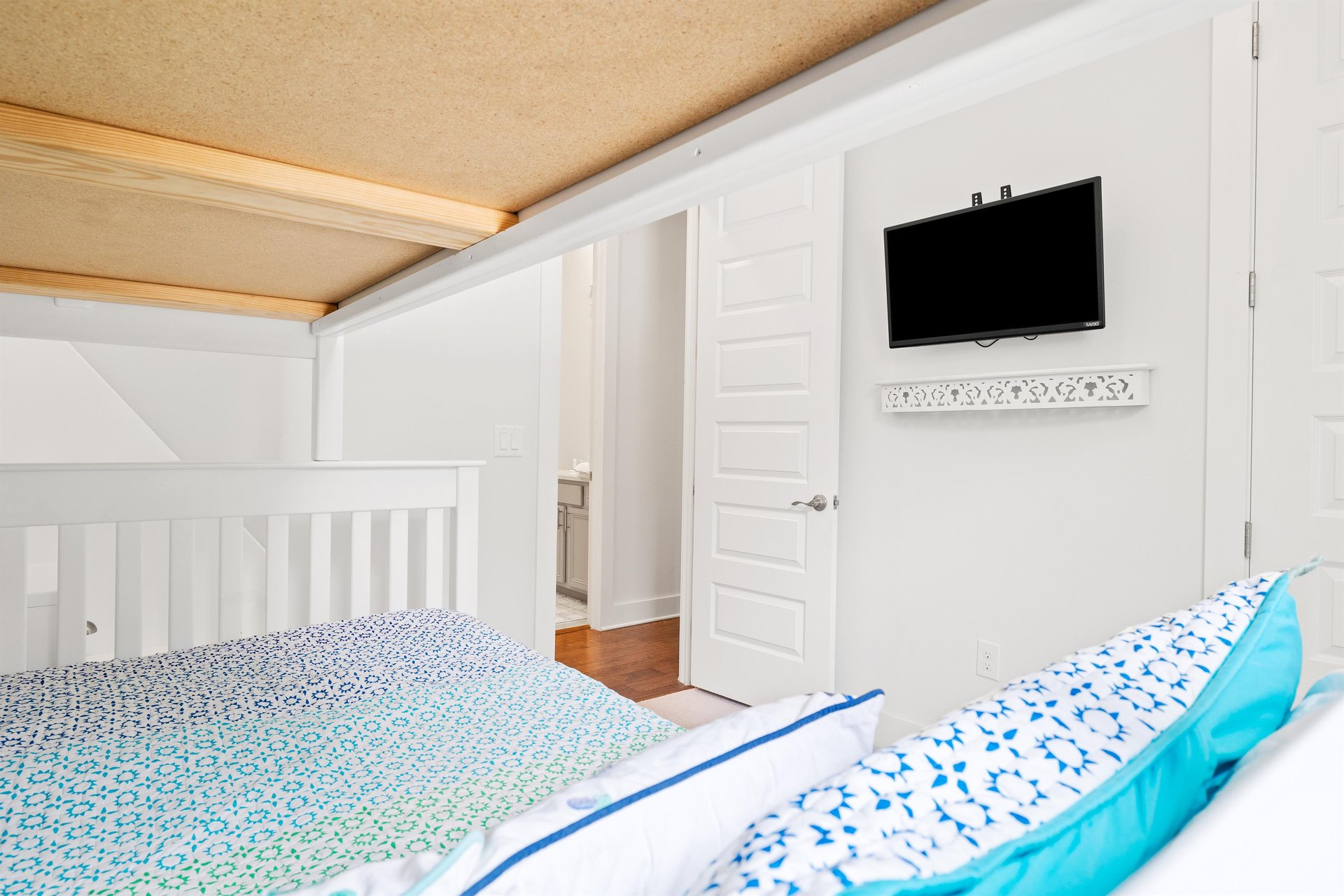 Paradise by the Pool 23