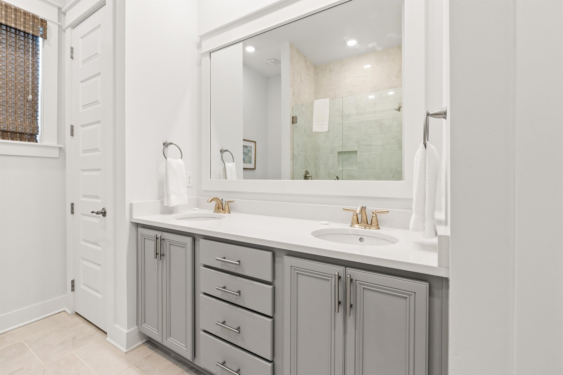 Paradise by the Pool 30