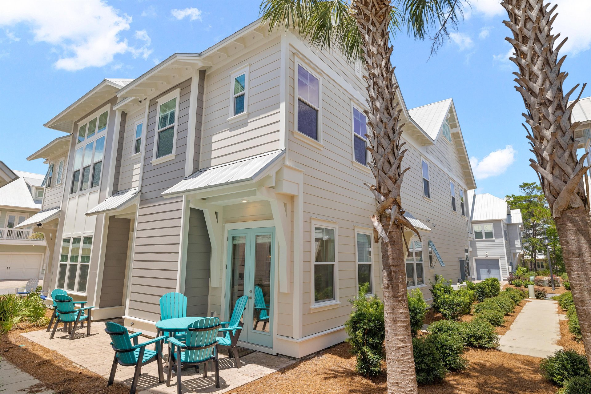 Paradise by the Pool 34