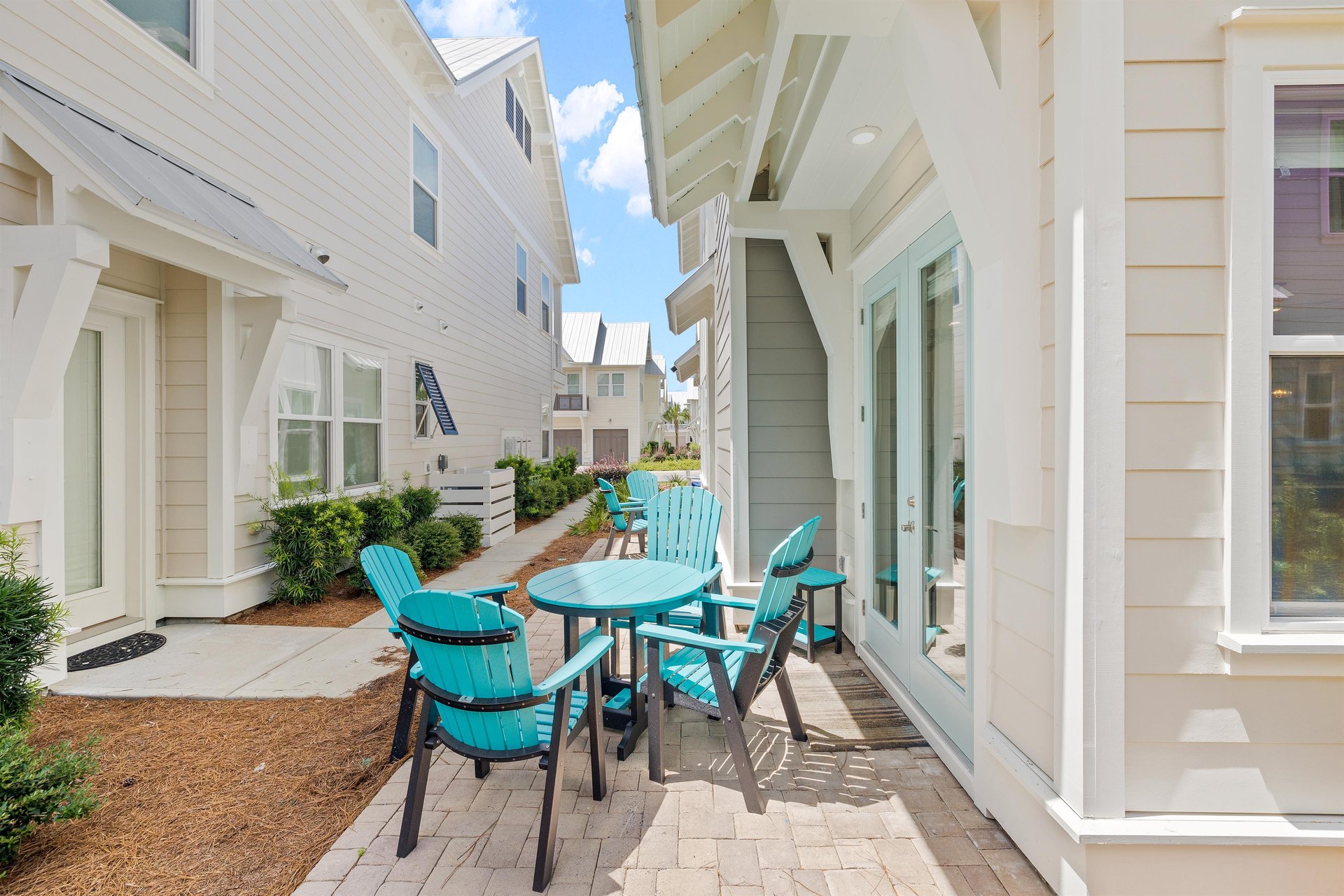 Paradise by the Pool 35