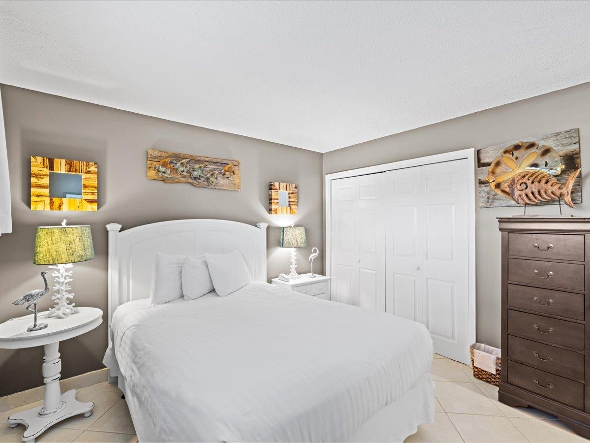 Holiday Surf and Racquet Unit 116 21