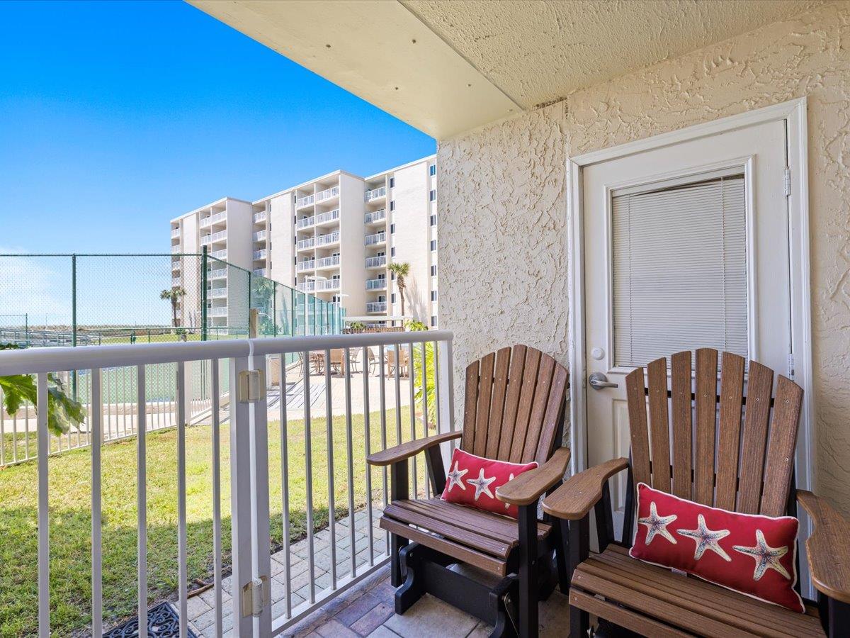 Holiday Surf and Racquet Unit 116 23