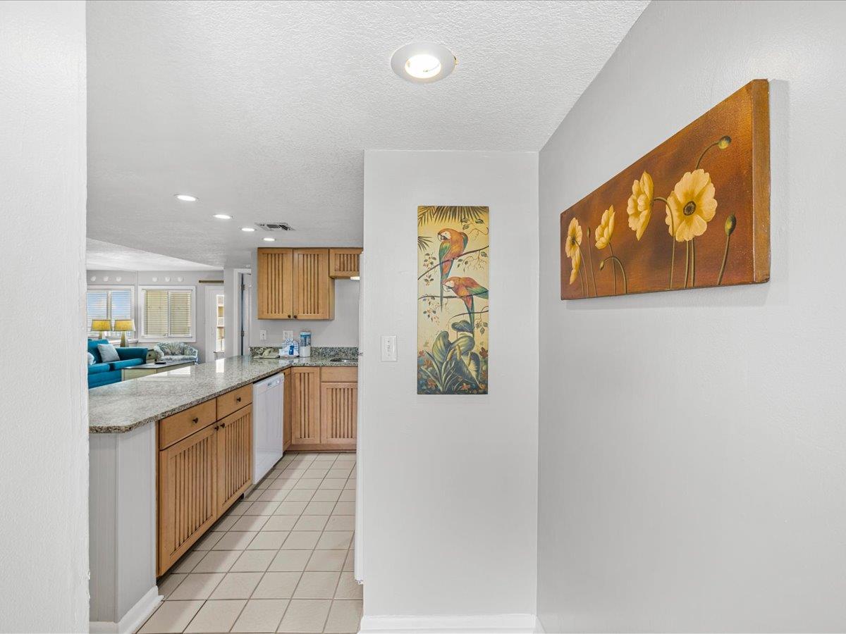 Holiday Surf and Racquet Unit 308 2