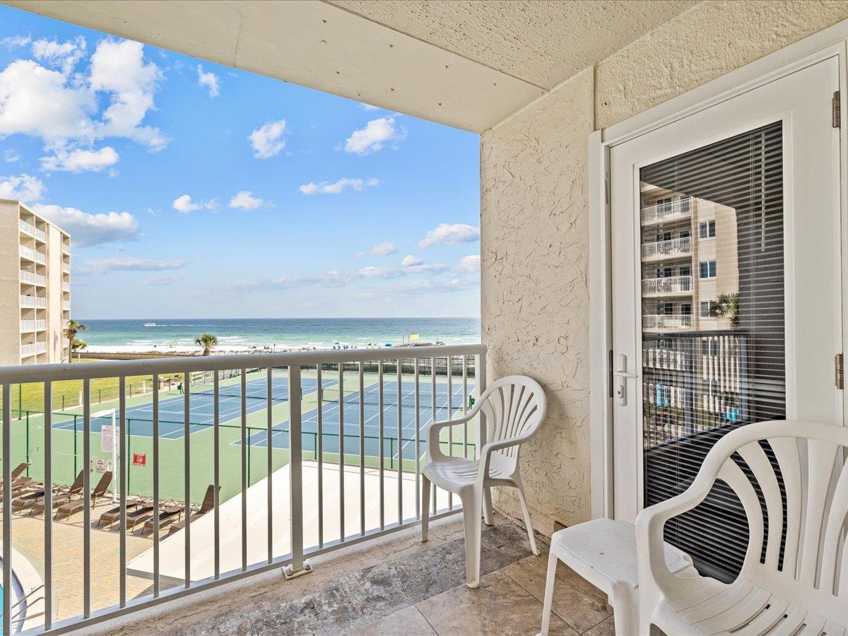 Holiday Surf and Racquet Unit 308 23