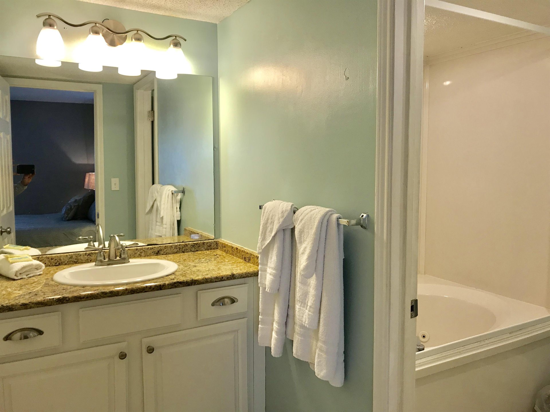 Surf Side Shores 1401 8