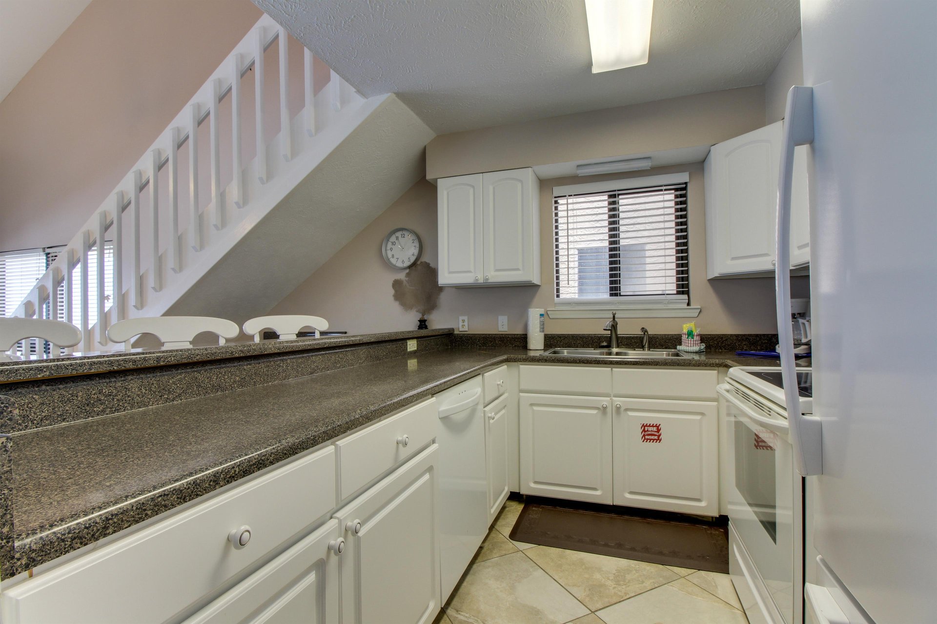 Crystal Villas B15 9