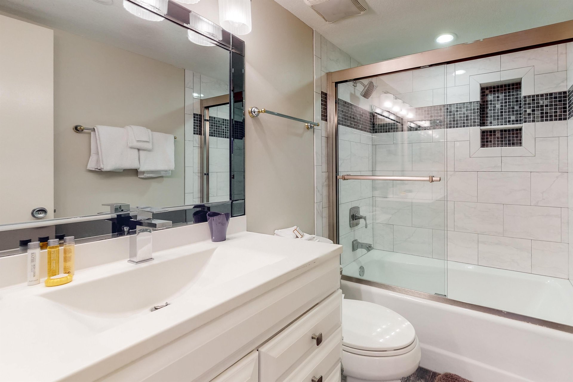 Emerald Towers 0903 8