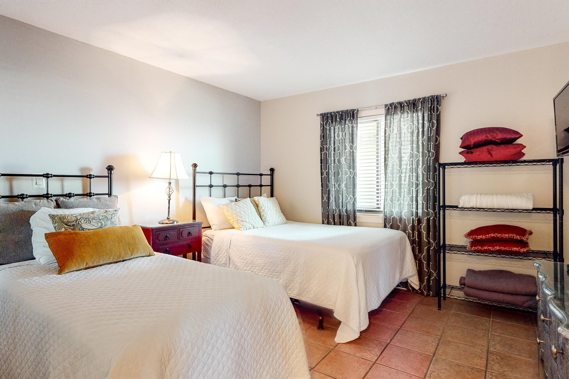 Emerald Towers 0903 15