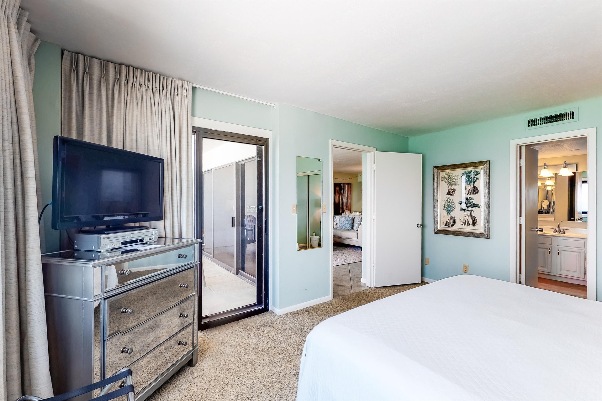 Emerald Towers 1204 18