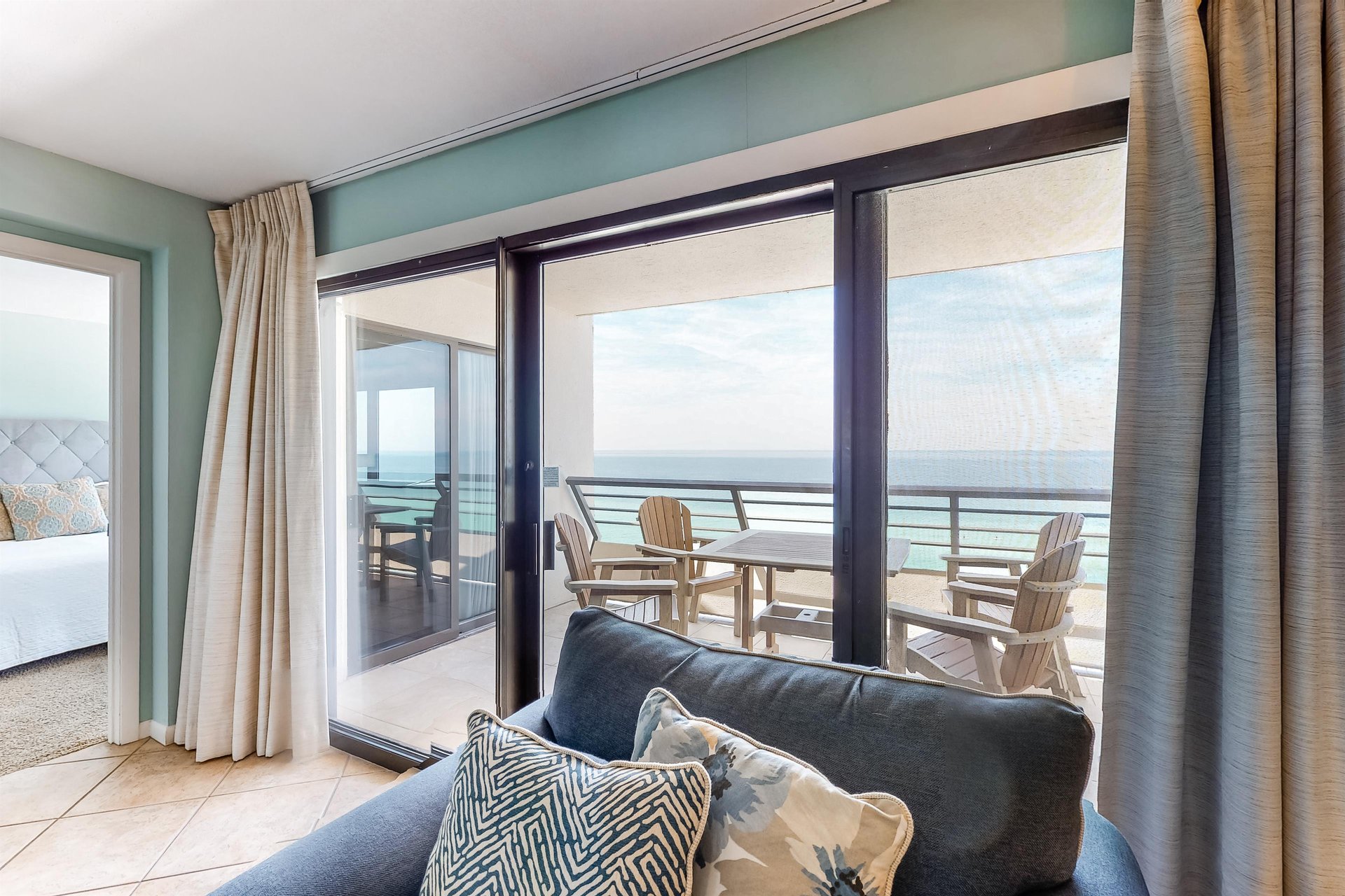 Emerald Towers 1204 24