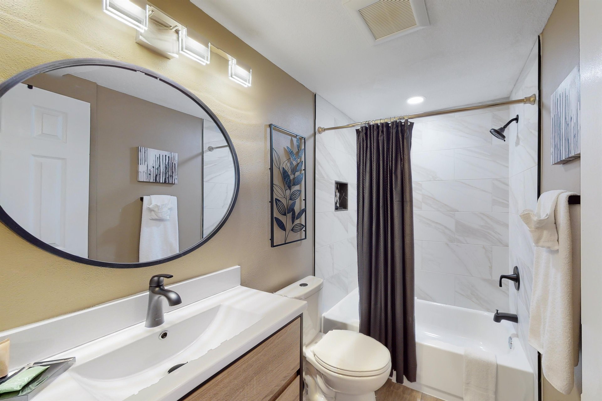 Emerald Towers West 4000 11