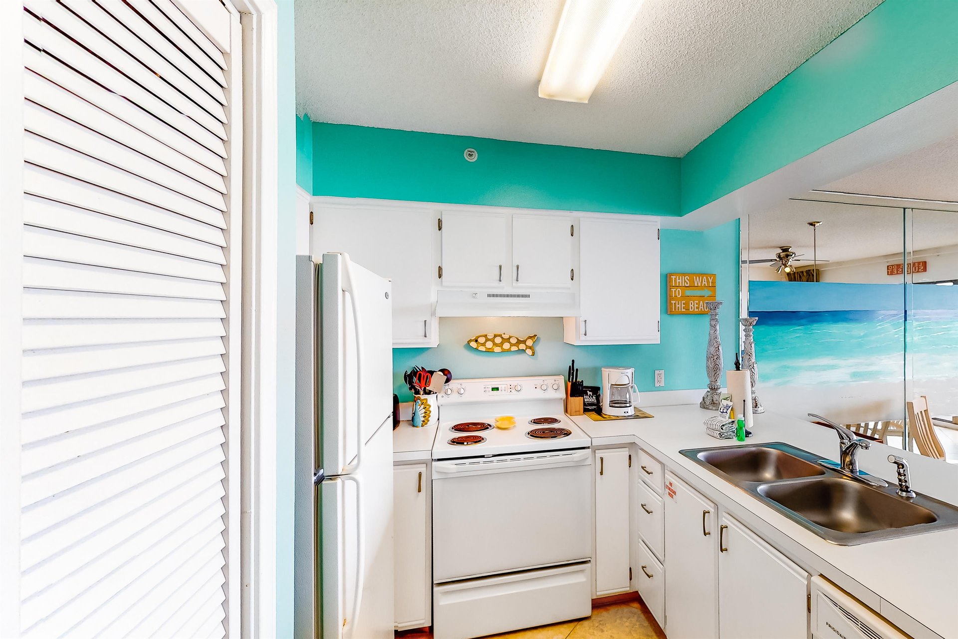 Emerald Towers West 4004 8