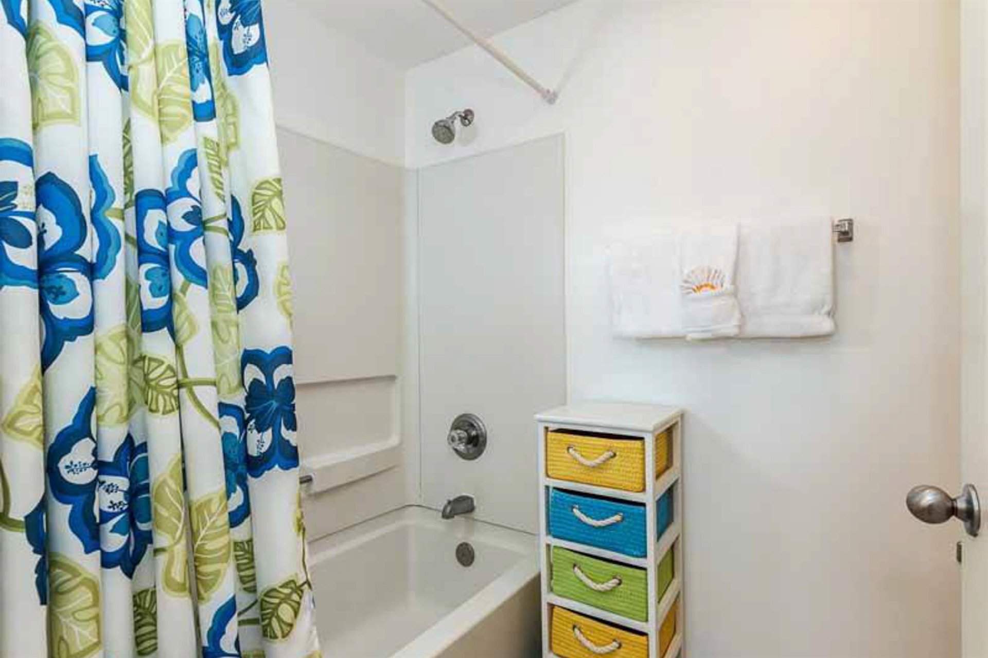 Emerald Towers West 4004 12