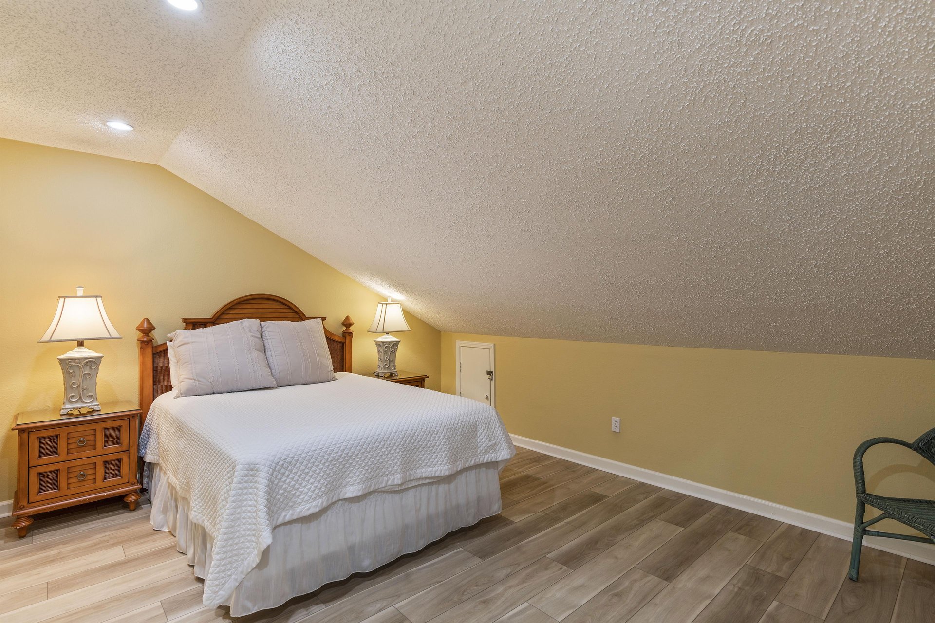 Coral Reef Club 38 16