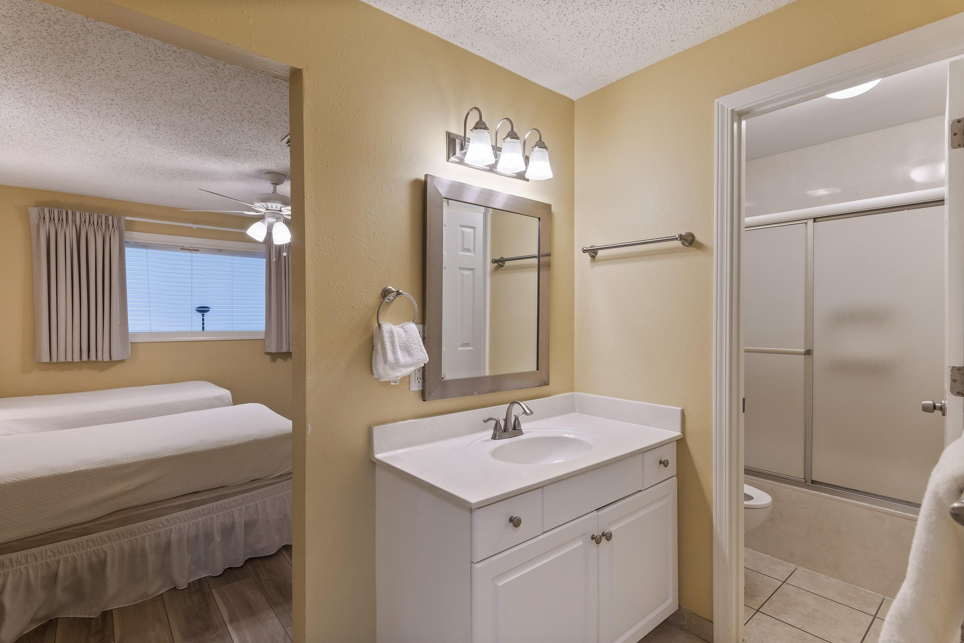 Coral Reef Club 38 18