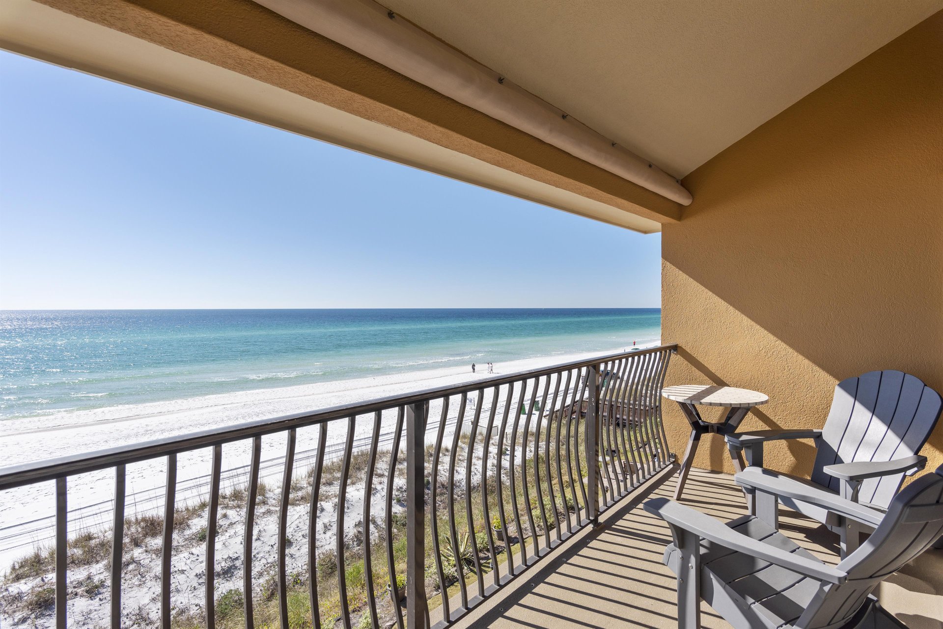 Coral Reef Club 44 20