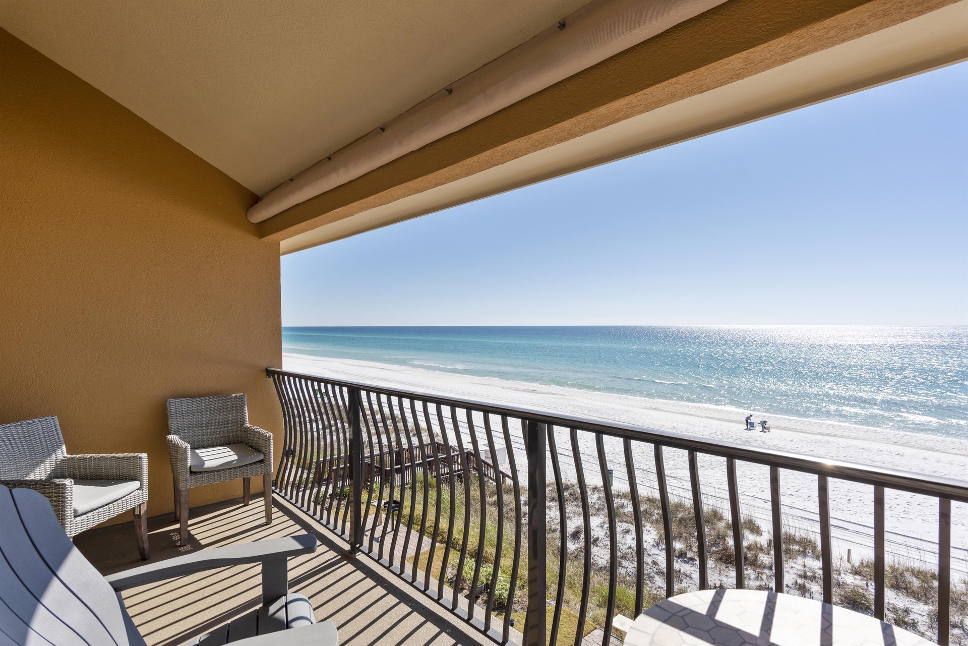 Coral Reef Club 44 21