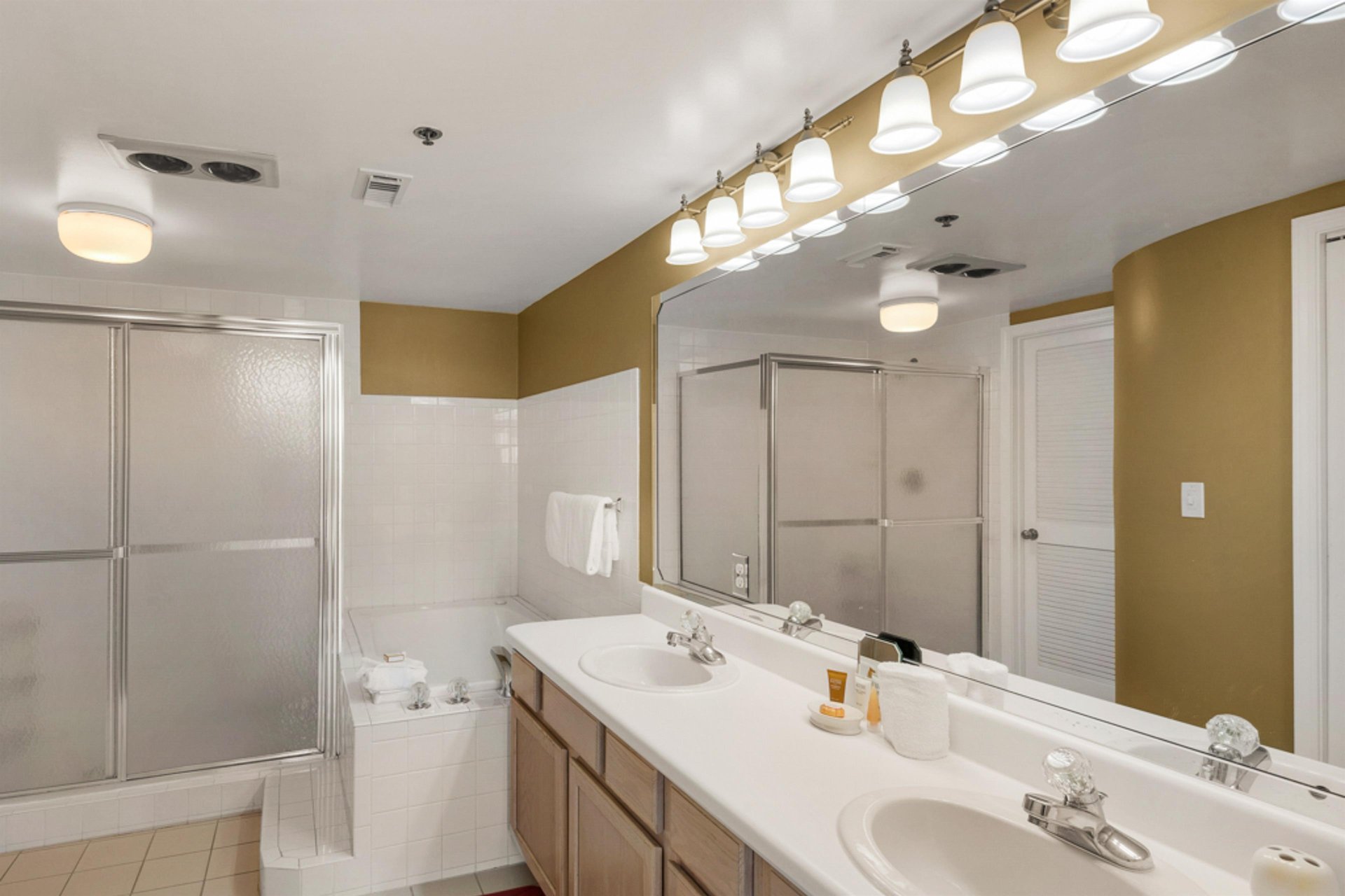 Jade East Towers 1120 14