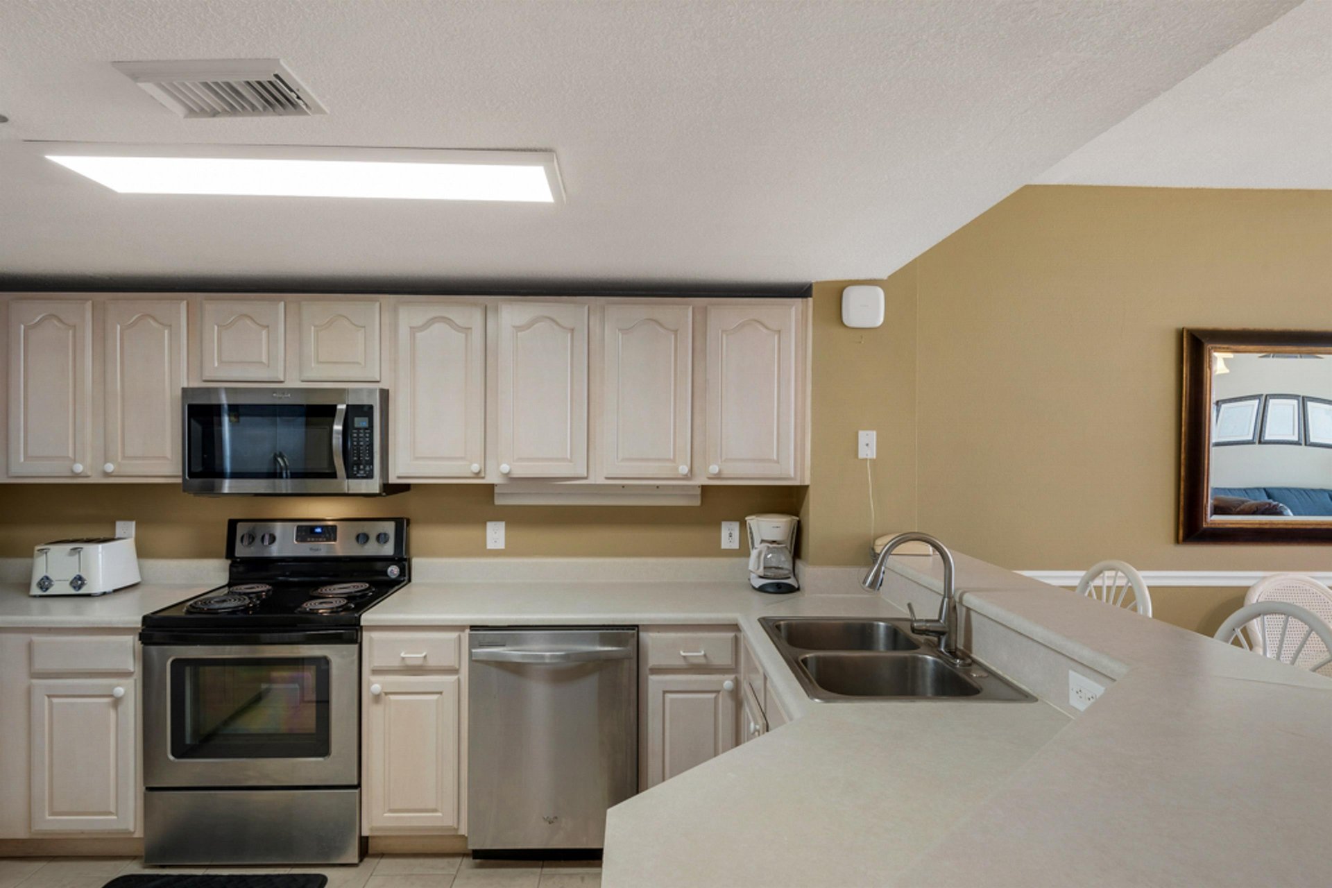 Jade East Towers 1120 18