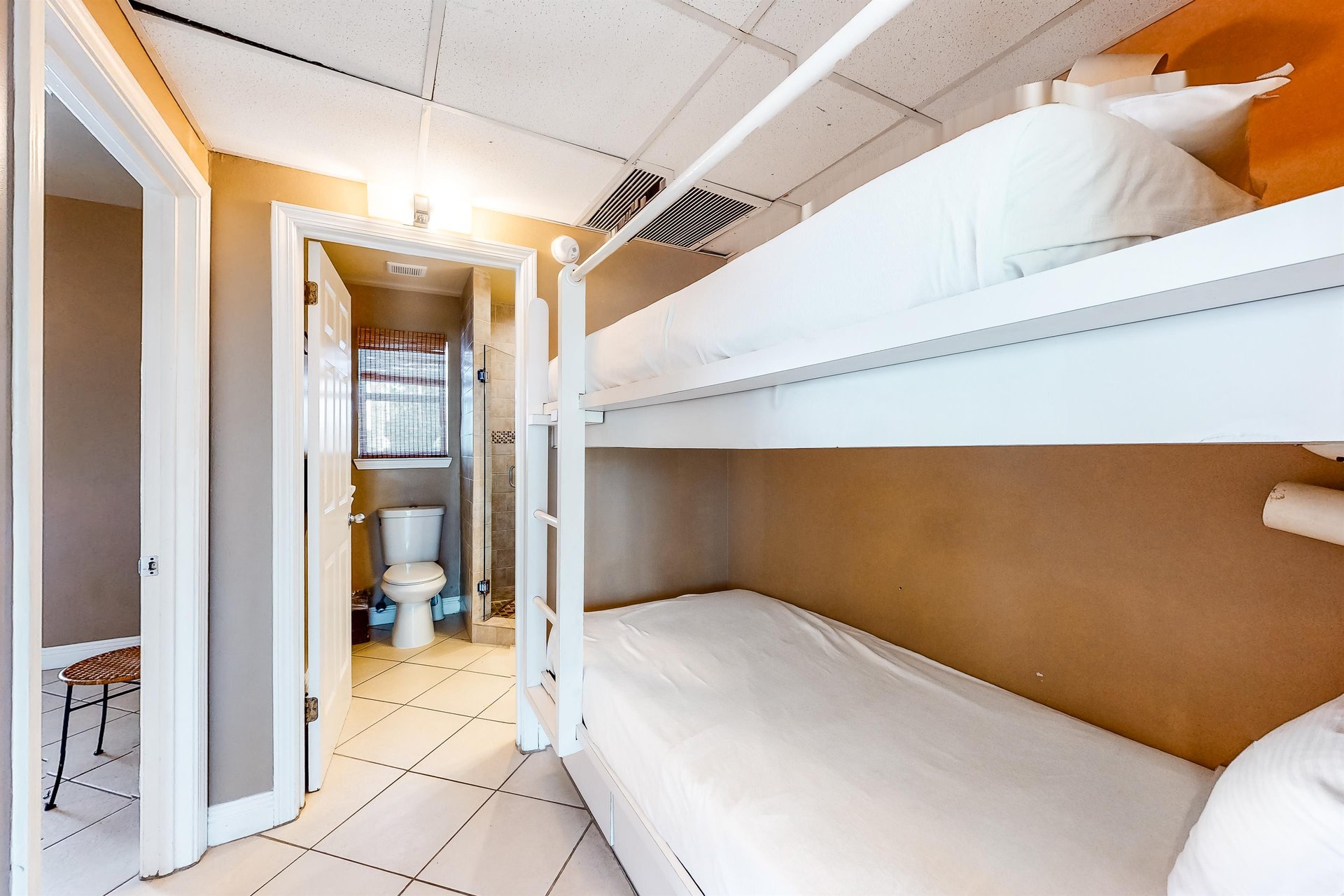 Nantucket Rainbow Cottages 04B 11