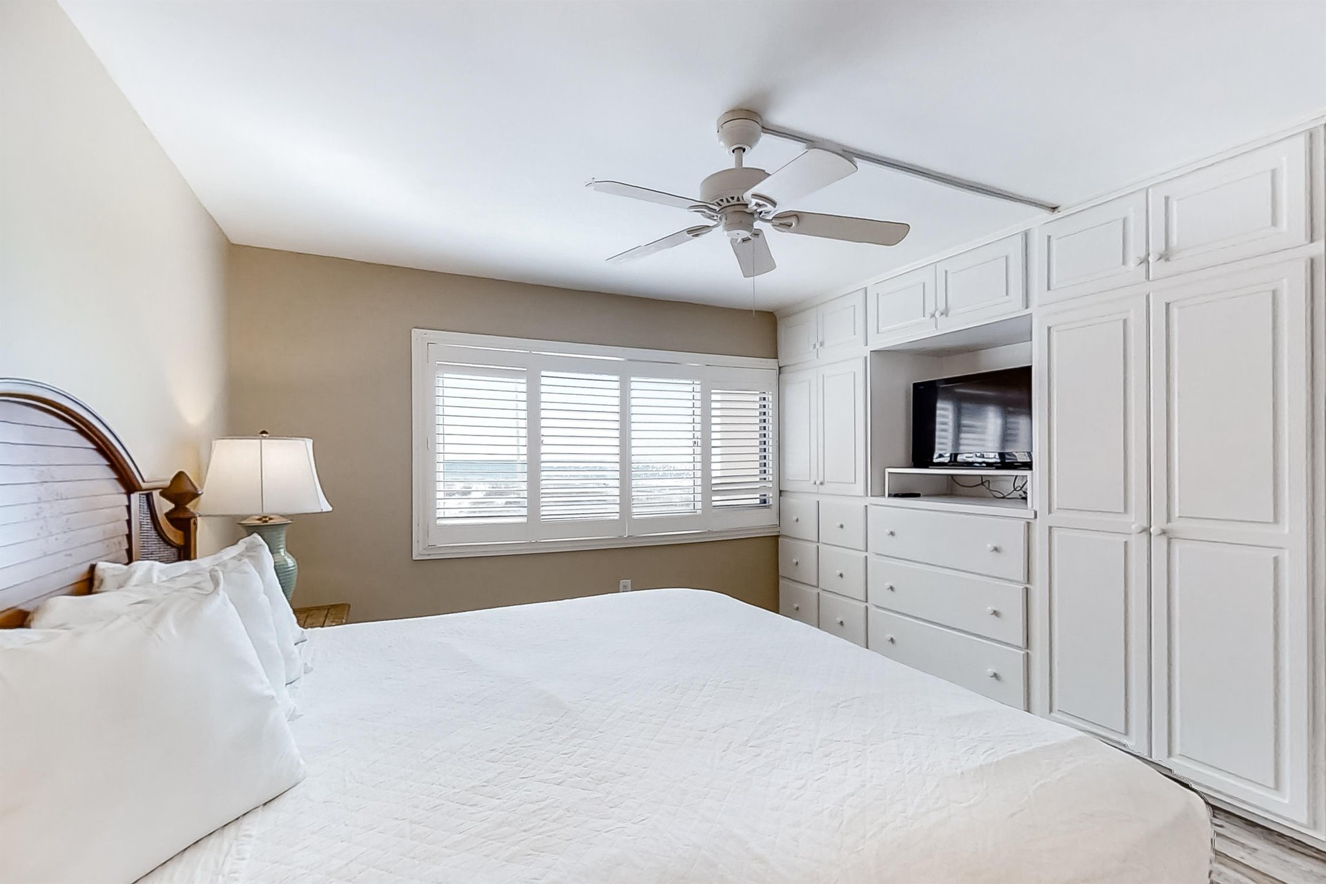 Pinnacle Port B1105 13