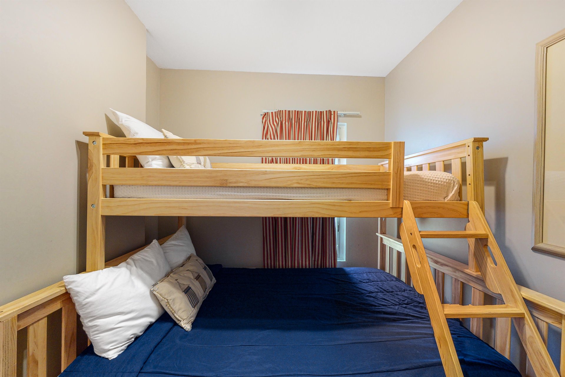 Sterling Shores 0715 9