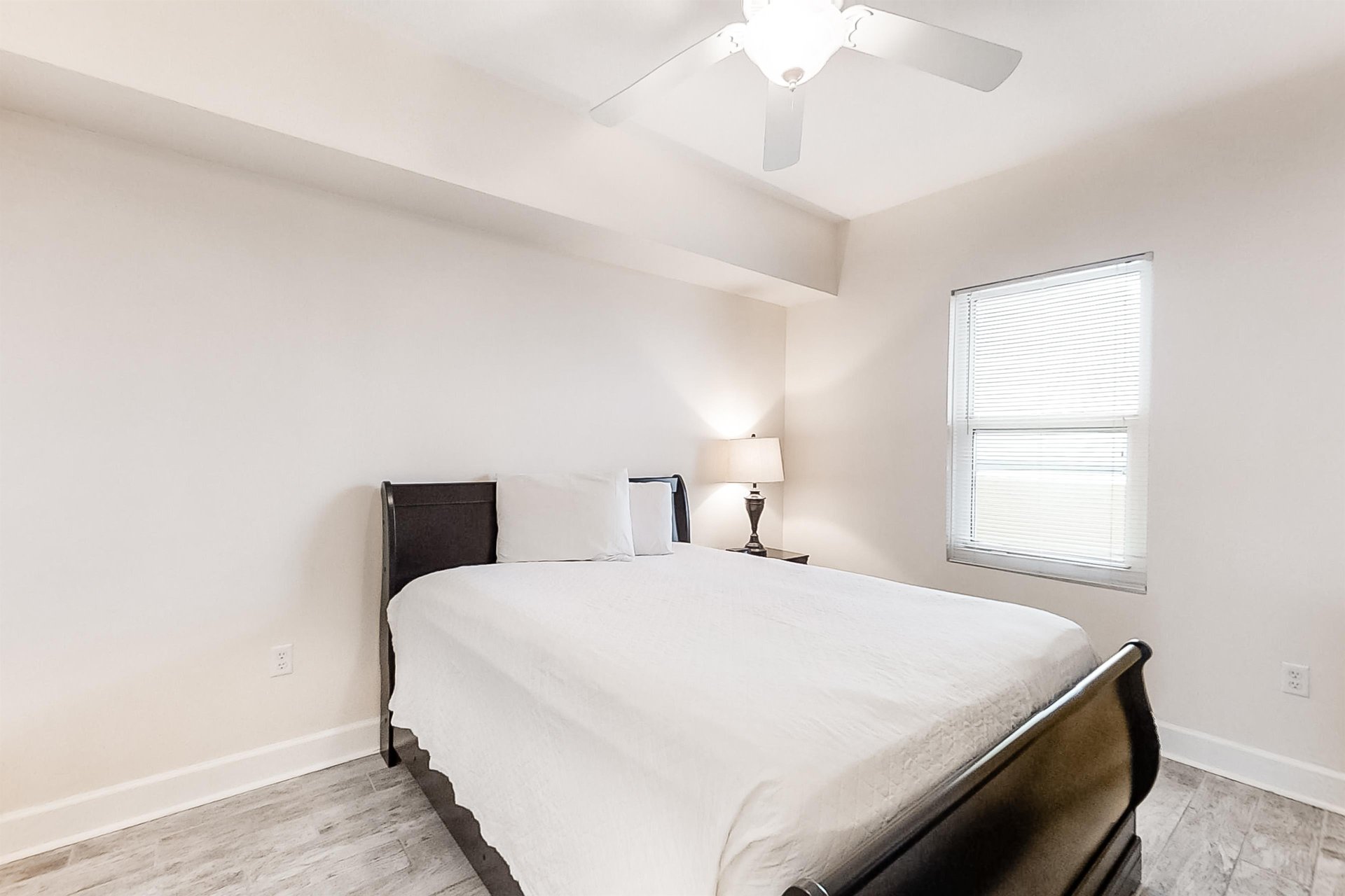 Sunrise Beach 2410  Beachfront Condo 16