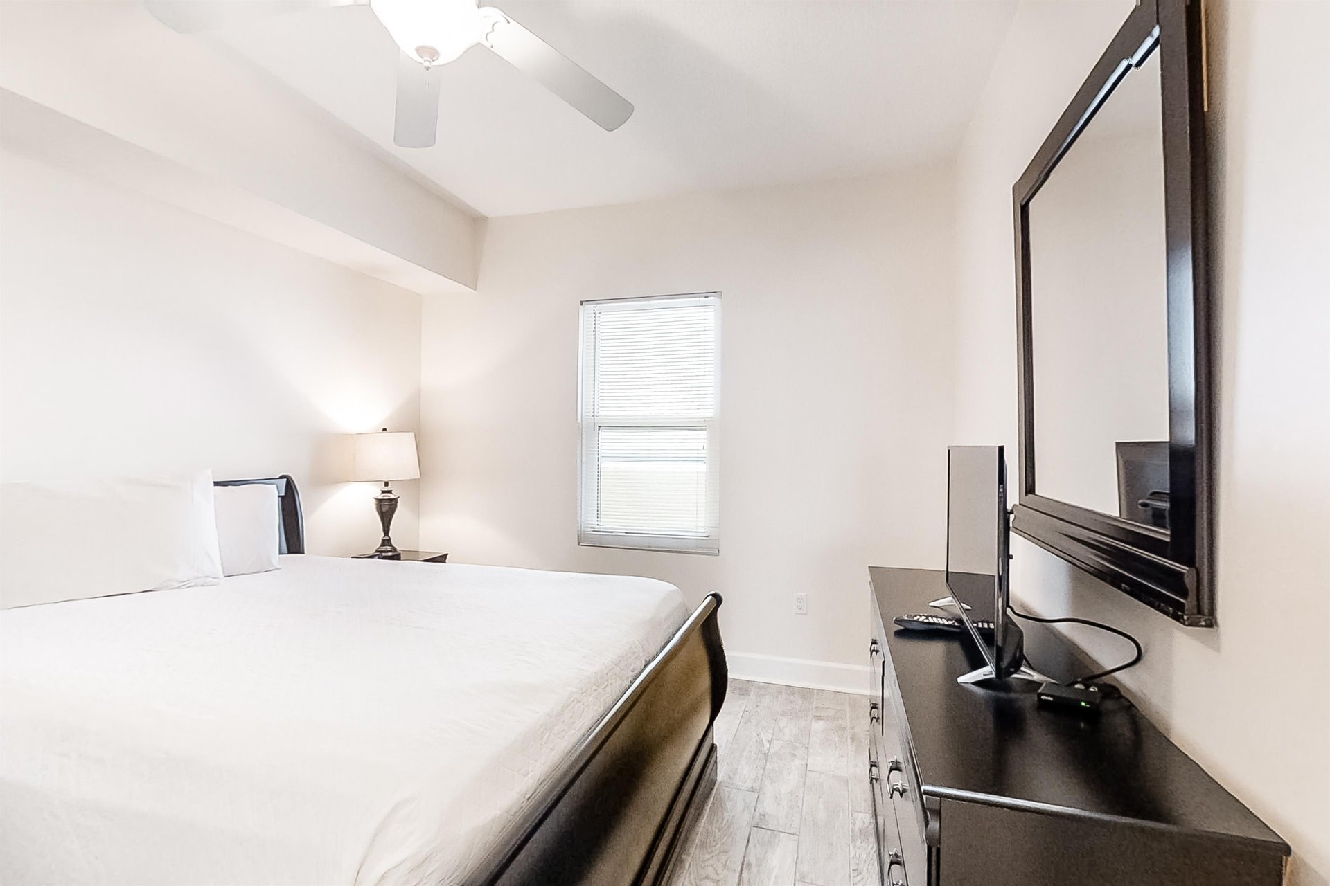 Sunrise Beach 2410  Beachfront Condo 18