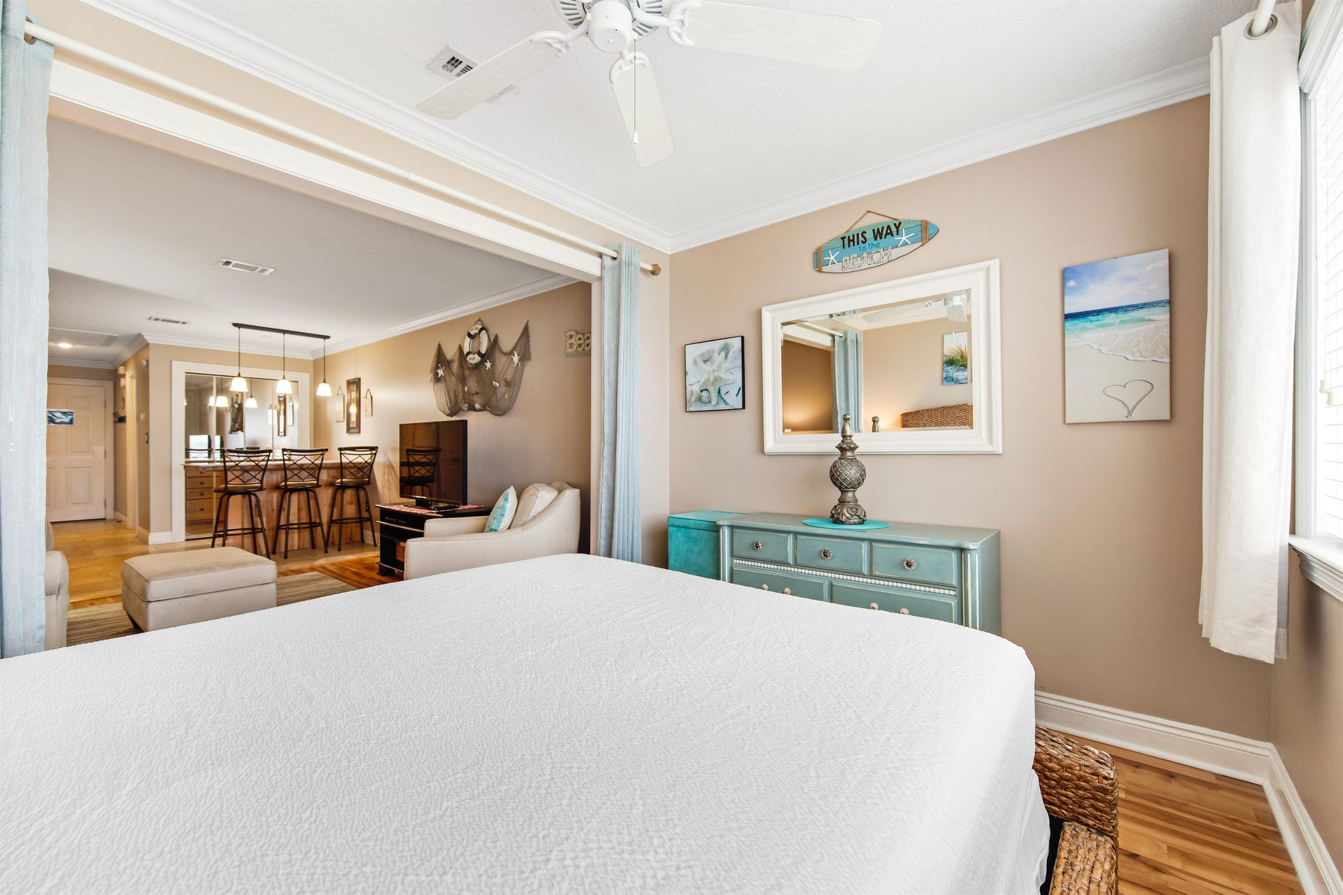 Sunset Harbor Palms 10311 5