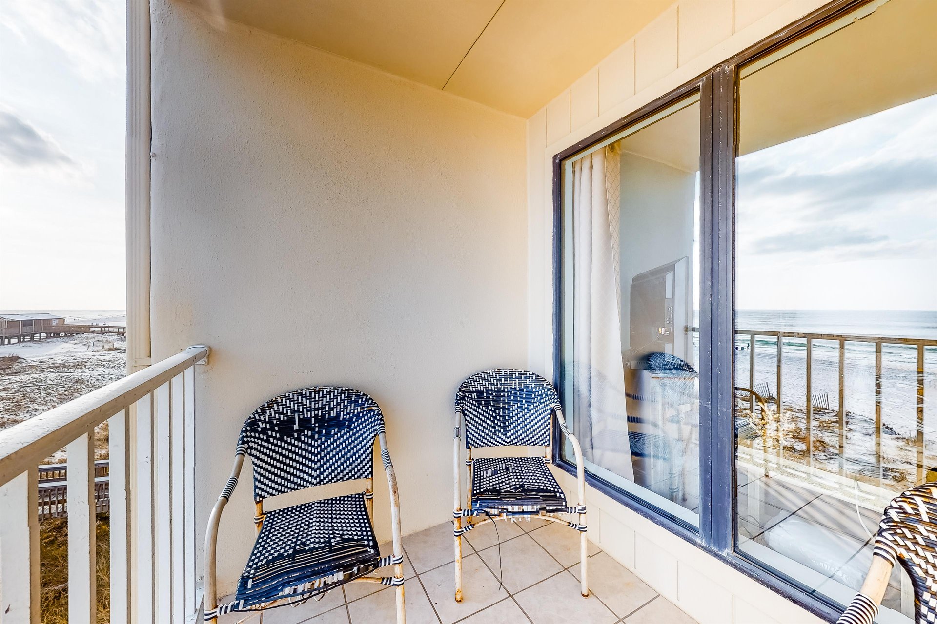 Island Shores 352 18