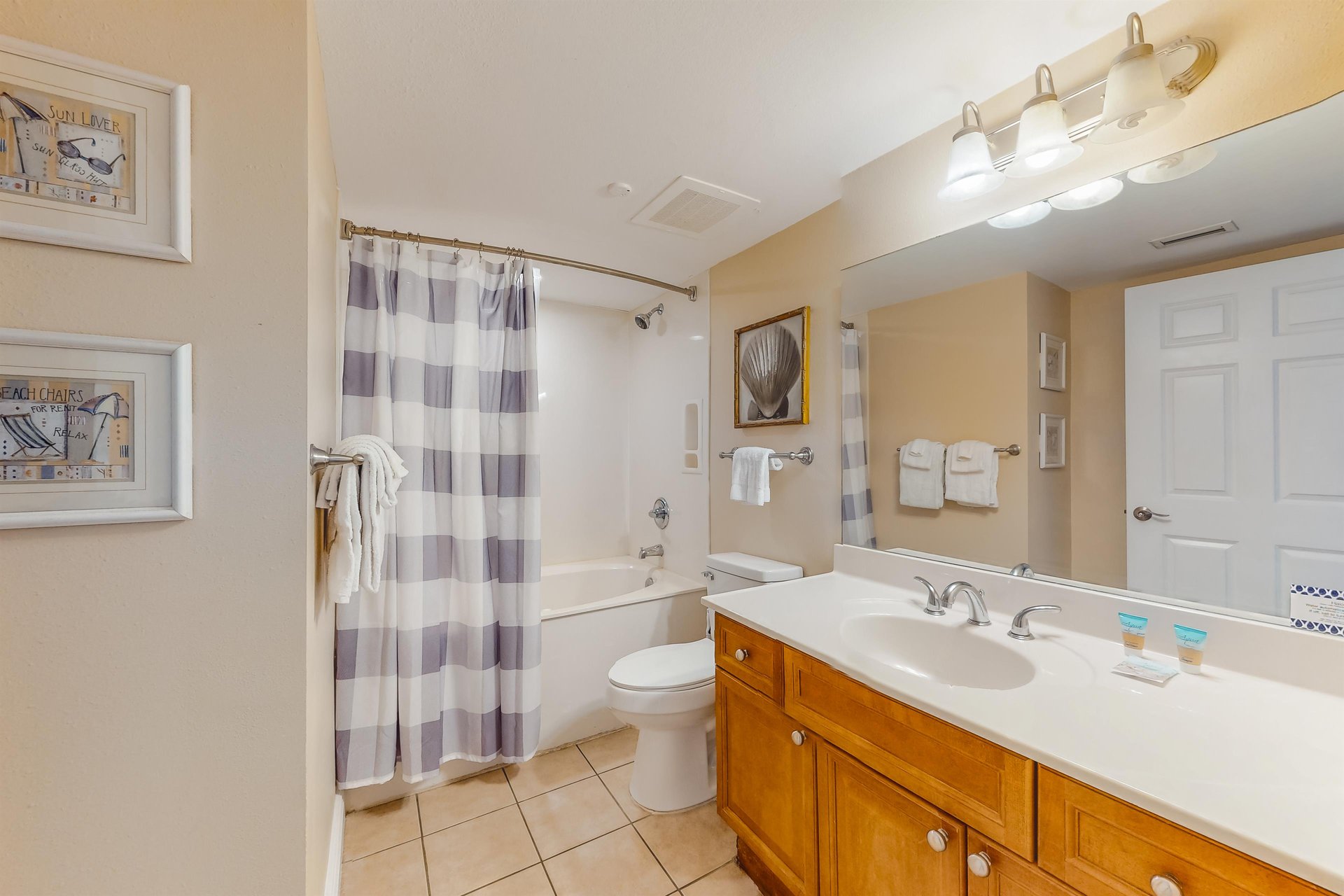 Emerald Beach Resort 2425 17