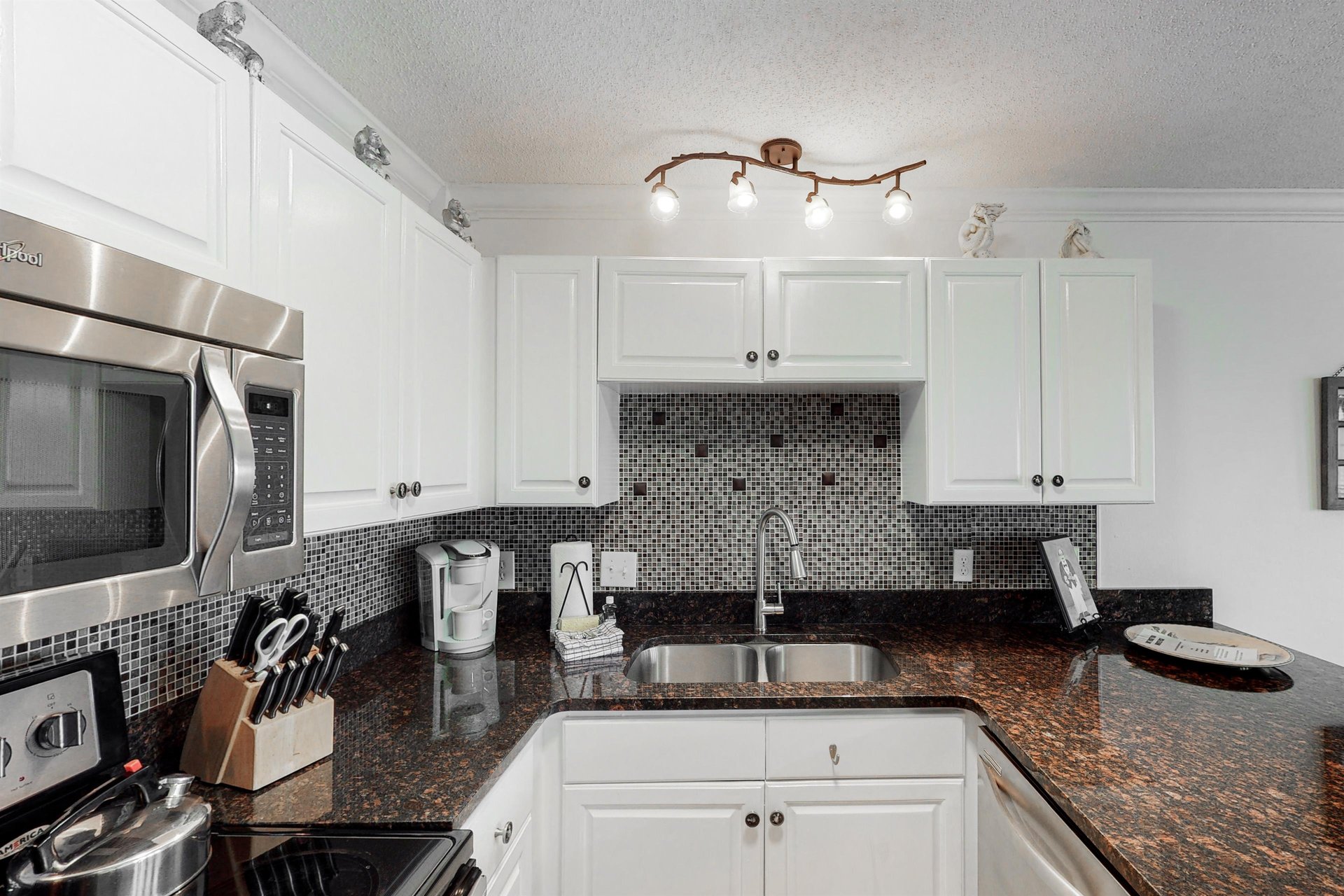 Gulf Place Caribbean 409 7